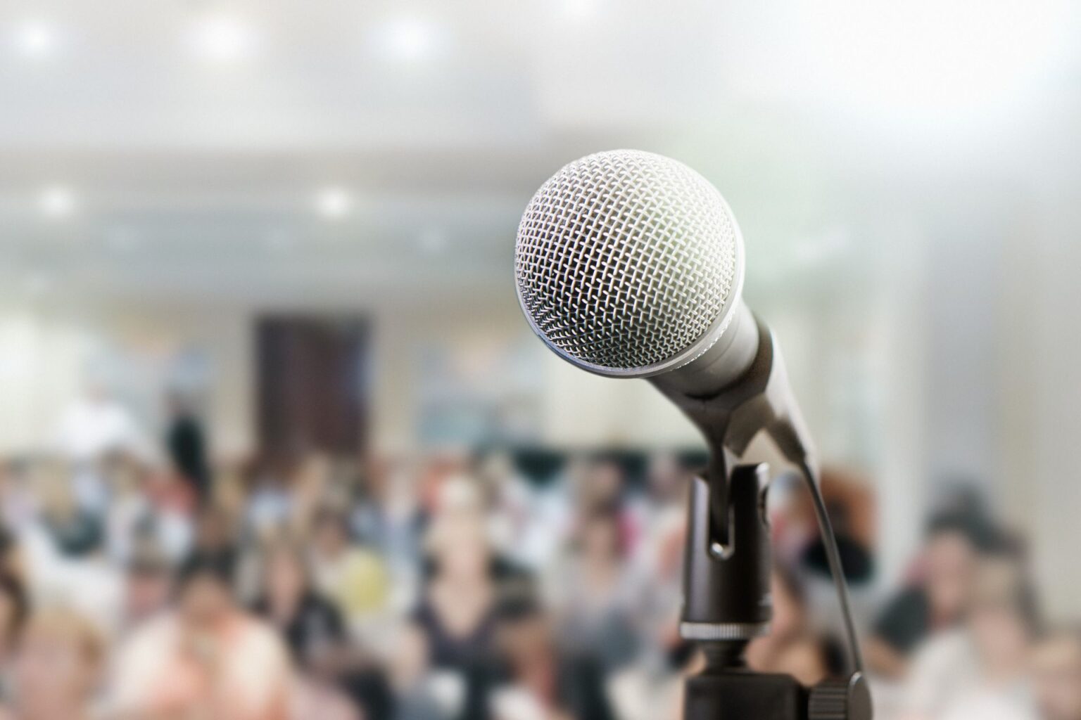 microphone lors d'un séminaire résidentiel