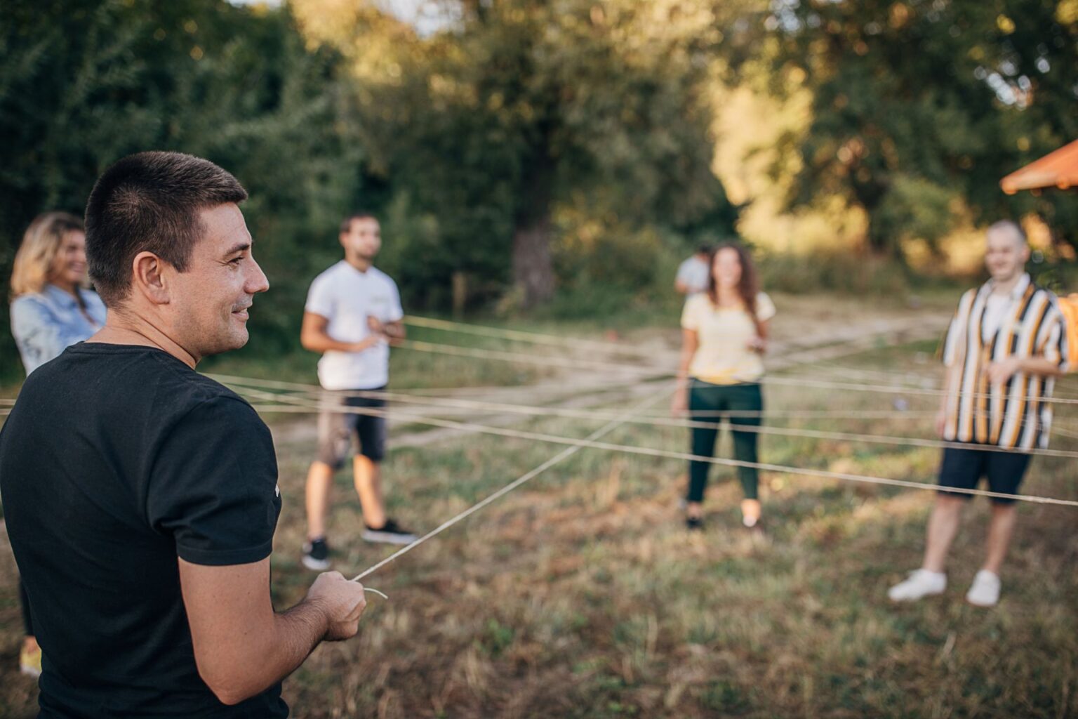 team building dans la nature lors d'un seminaire