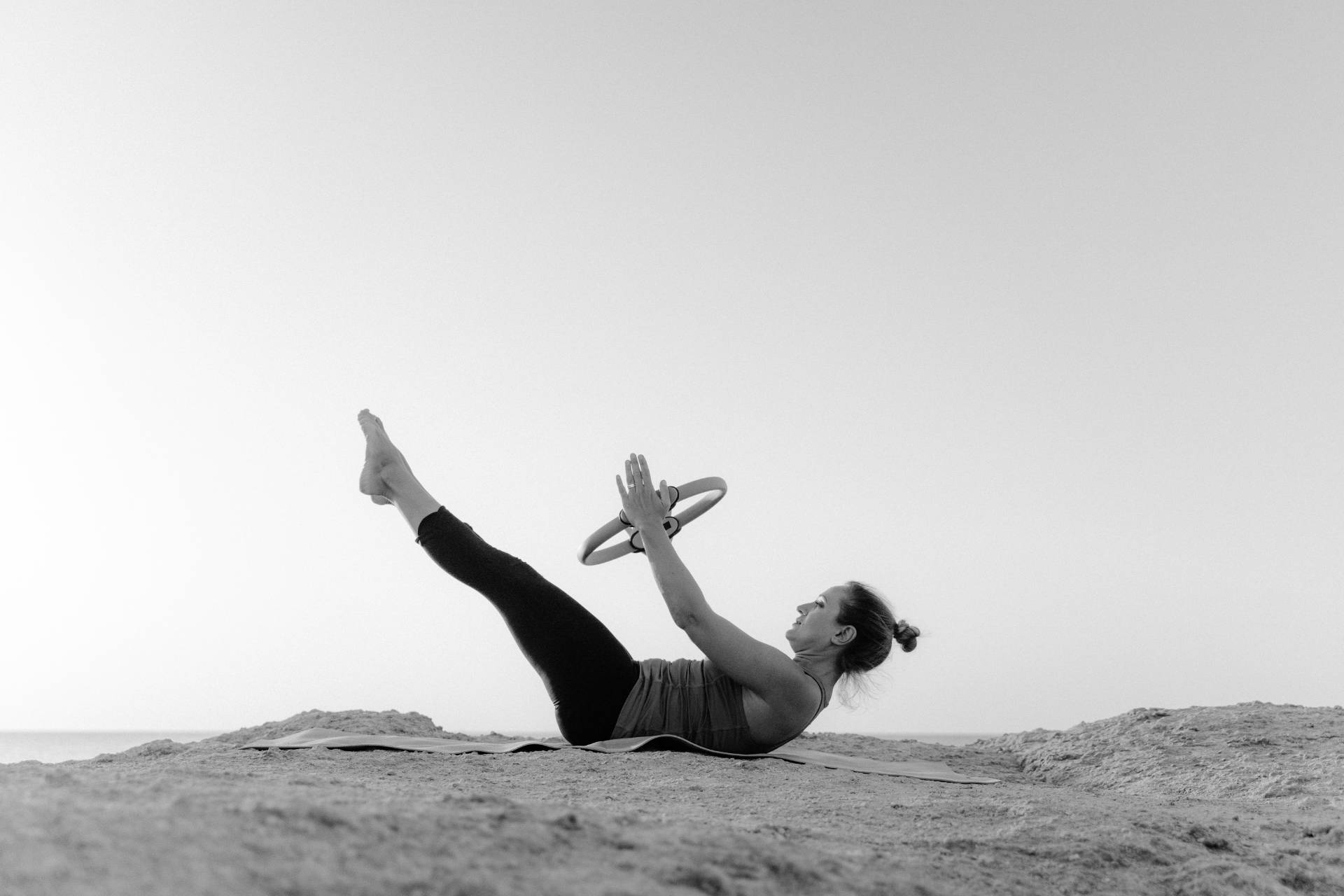 Bienfaits du Pilates : tonicité et exercice de pilates avec un anneau